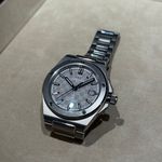 IWC Ingenieur Automatic IW328904 (2025) - Grey dial 40 mm Titanium case (2/6)