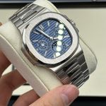 Patek Philippe Nautilus 5740/1G-001 (2023) - Blauw wijzerplaat 40mm Witgoud (5/8)