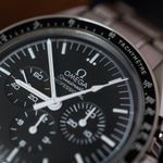 Omega Speedmaster Professional Moonwatch 311.30.42.30.01.005 (2019) - Black dial 42 mm Steel case (4/7)