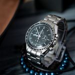 Omega Speedmaster Professional Moonwatch 311.30.42.30.01.005 (2019) - Black dial 42 mm Steel case (2/7)