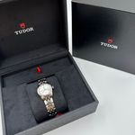 Tudor Glamour Date 51000 (2023) - Zilver wijzerplaat 26mm Staal (1/8)