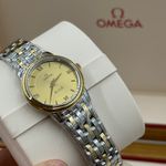 Omega De Ville Prestige 424.20.27.60.08.001 (2023) - Champagne dial 27 mm Gold/Steel case (5/8)