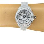 Chanel J12 H5698 (2024) - White dial 33 mm Ceramic case (1/8)