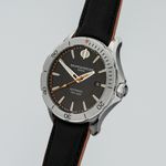 Baume & Mercier Clifton M0A10338 (Unknown (random serial)) - Black dial 42 mm Steel case (3/8)