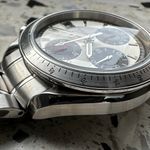 Omega Speedmaster Date 3211.31 (2009) - White dial 39 mm Steel case (5/8)