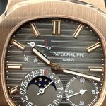 Patek Philippe Nautilus 5712R-001 (2010) - Grey dial 40 mm Rose Gold case (7/8)