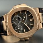Patek Philippe Nautilus 5712R-001 (2010) - Grey dial 40 mm Rose Gold case (2/8)