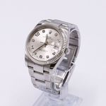 Rolex Oyster Perpetual Date 115234 (Onbekend (willekeurig serienummer)) - Zilver wijzerplaat 34mm Staal (2/6)