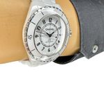 Chanel J12 H5700 (2024) - White dial 38 mm Ceramic case (5/8)