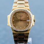 Patek Philippe Nautilus 3800/3J (1990) - Champagne dial 37 mm Yellow Gold case (7/8)