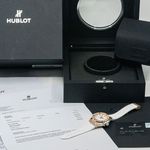Hublot Big Bang 38 mm 361.PE.2010.RW.1104 (2018) - White dial 38 mm Rose Gold case (3/8)