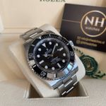 Rolex Submariner No Date 114060 (2019) - Black dial 40 mm Steel case (2/3)