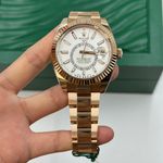 Rolex Sky-Dweller 326935 (2021) - White dial 42 mm Rose Gold case (5/8)