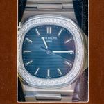 Patek Philippe Nautilus 5713/1G-001 (2008) - Blue dial 40 mm White Gold case (2/8)