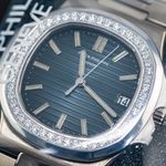 Patek Philippe Nautilus 5713/1G-001 (2008) - Blue dial 40 mm White Gold case (1/8)