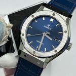 Hublot Classic Fusion Blue 542.NX.7170.LR (2024) - Blauw wijzerplaat 42mm Titanium (1/8)