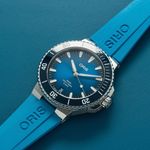 Oris Aquis Date 01 400 7790 4135-07 4 23 45EB (2024) - Blauw wijzerplaat 44mm Staal (1/1)