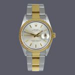 Rolex Oyster Perpetual Date 15233 (1996) - Champagne wijzerplaat 34mm Goud/Staal (1/1)