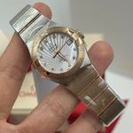 Omega Constellation Petite Seconde 127.20.27.20.55.002 (2023) - Parelmoer wijzerplaat 27mm Goud/Staal (7/8)