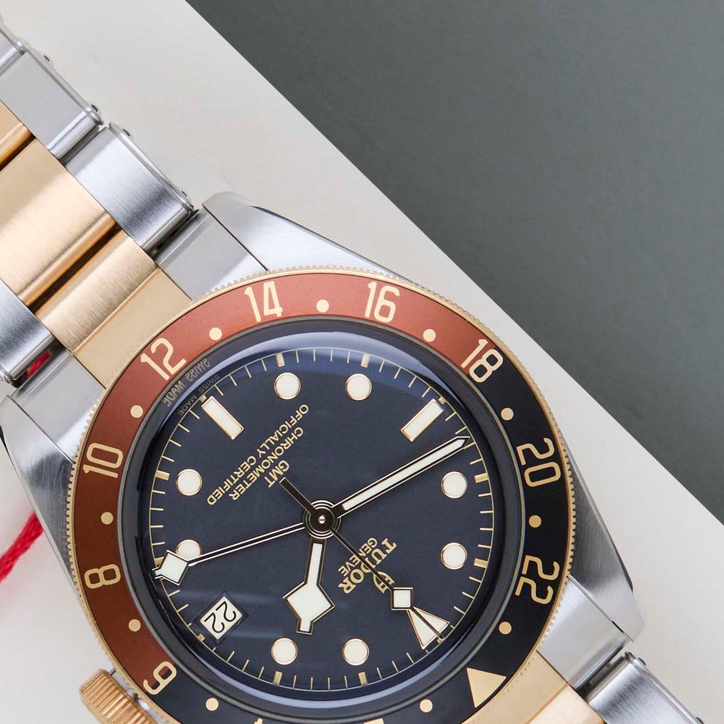 Tudor Black Bay GMT 79833MN (2022) - Black dial 41 mm Steel case (4/8)