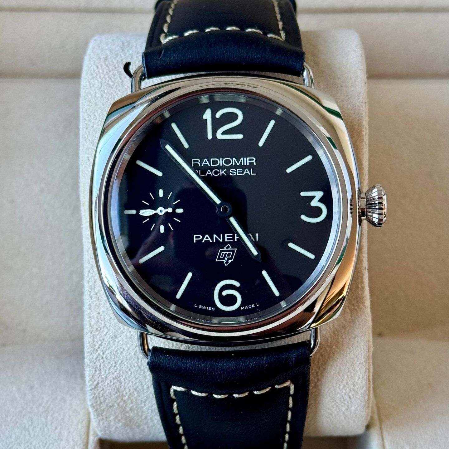 Panerai Radiomir Black Seal PAM00754 (2022) - Zwart wijzerplaat 45mm Staal (2/7)