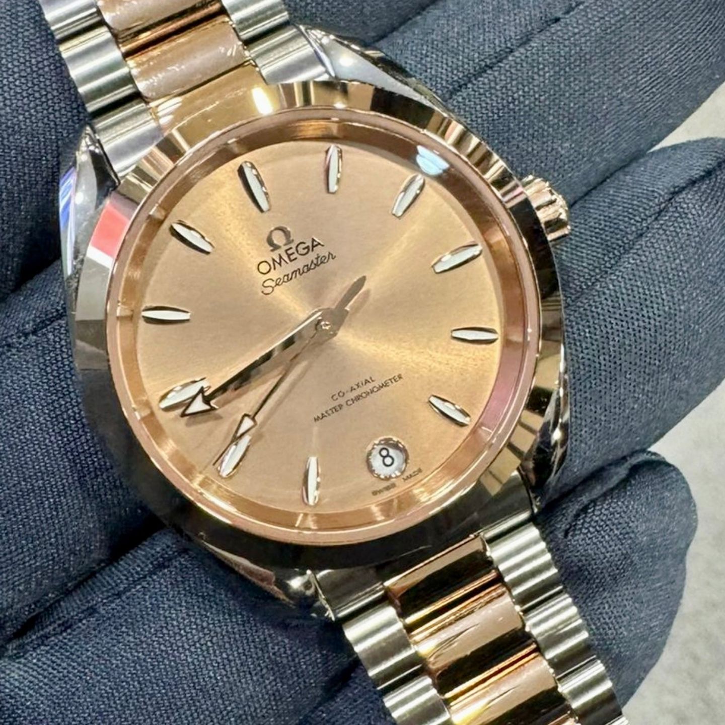 Omega Seamaster Aqua Terra 220.20.34.20.10.001 (2025) - Pink dial 34 mm Gold/Steel case (1/1)