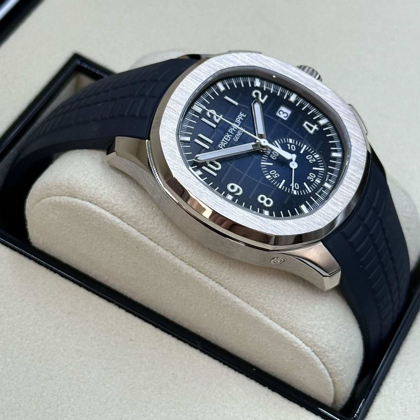 Patek Philippe Aquanaut 5968G-001 (2021) - Blauw wijzerplaat 42mm Witgoud (6/8)