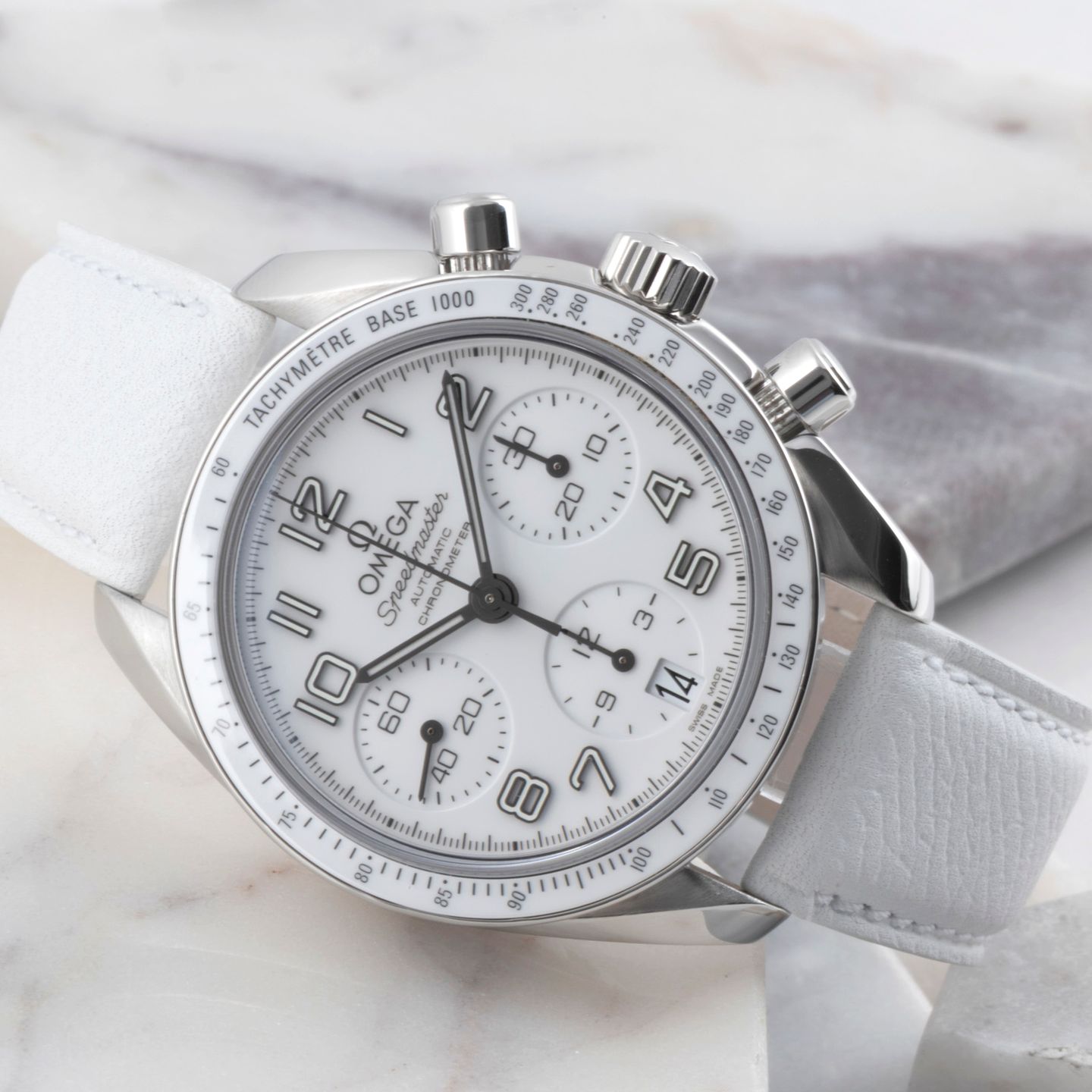 Omega Speedmaster Date 324.33.38.40.04.001 (2015) - White dial 38 mm Steel case (2/8)