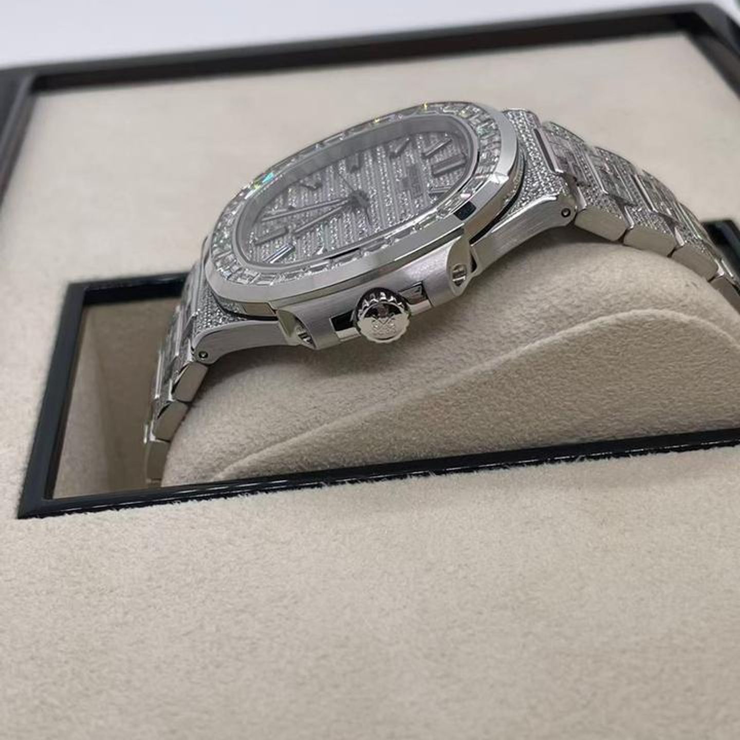 Patek Philippe Nautilus 5811/1460G-001 - (8/9)