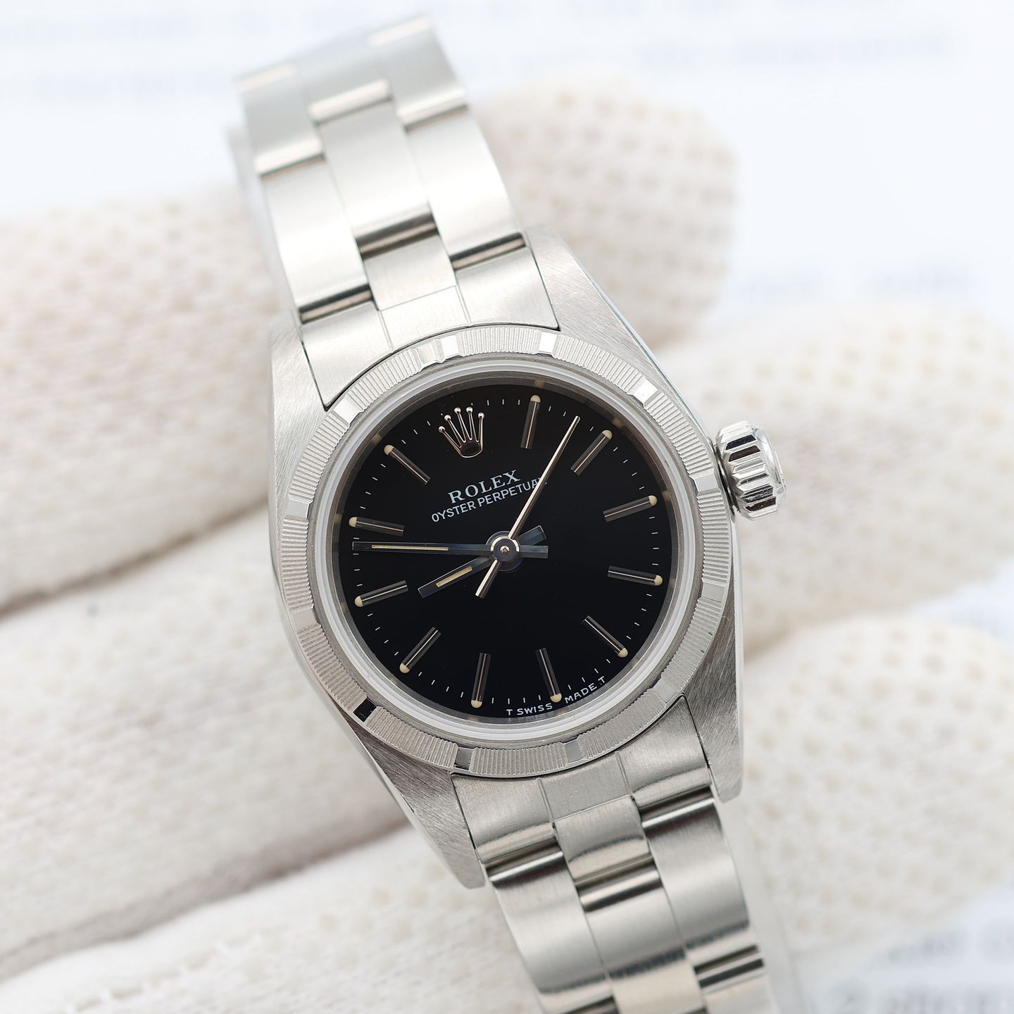 Rolex Oyster Perpetual 26 67230 (Unknown (random serial)) - Black dial 26 mm Steel case (3/8)