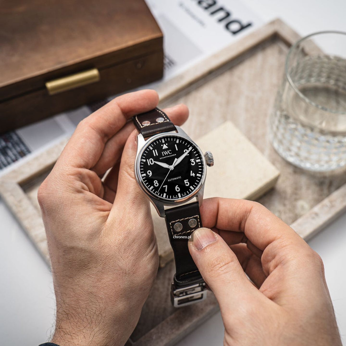 IWC Big Pilot IW329301 (2022) - Zwart wijzerplaat 43mm Staal (1/8)