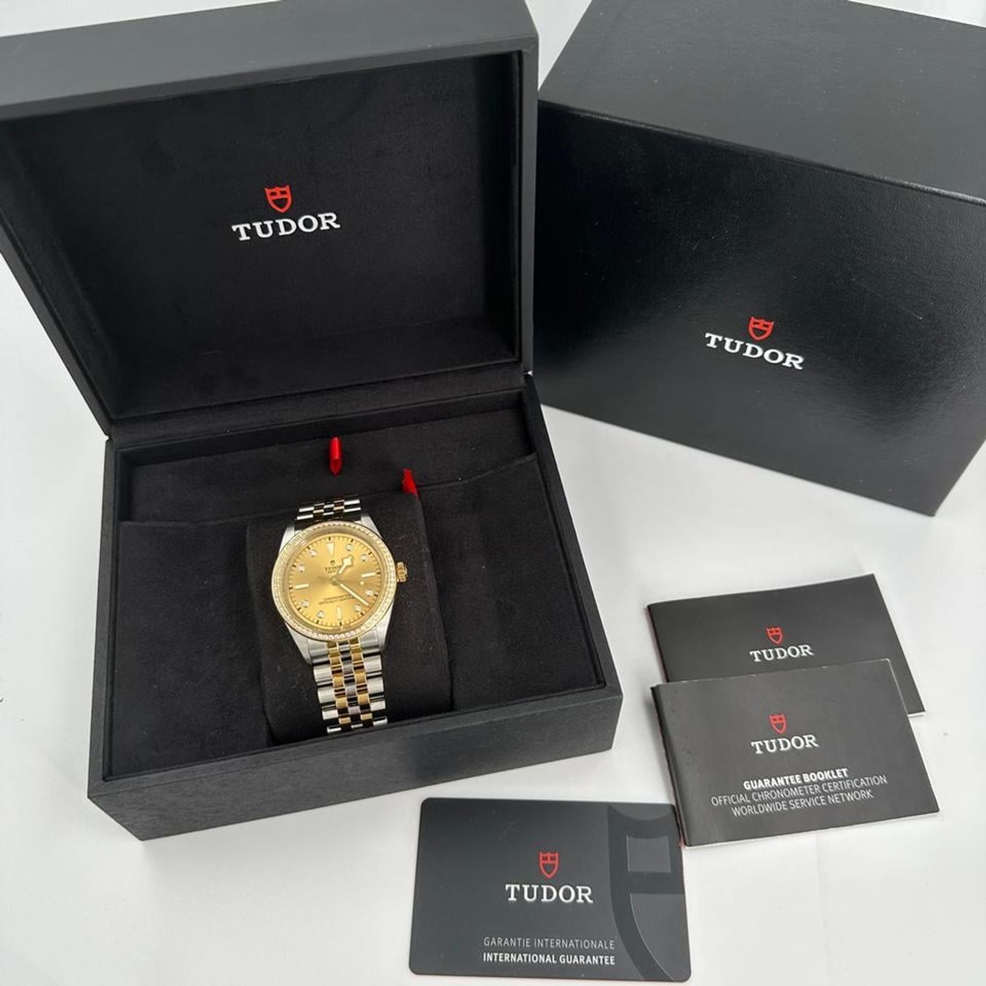 Tudor Unknown 79673 - (2/10)