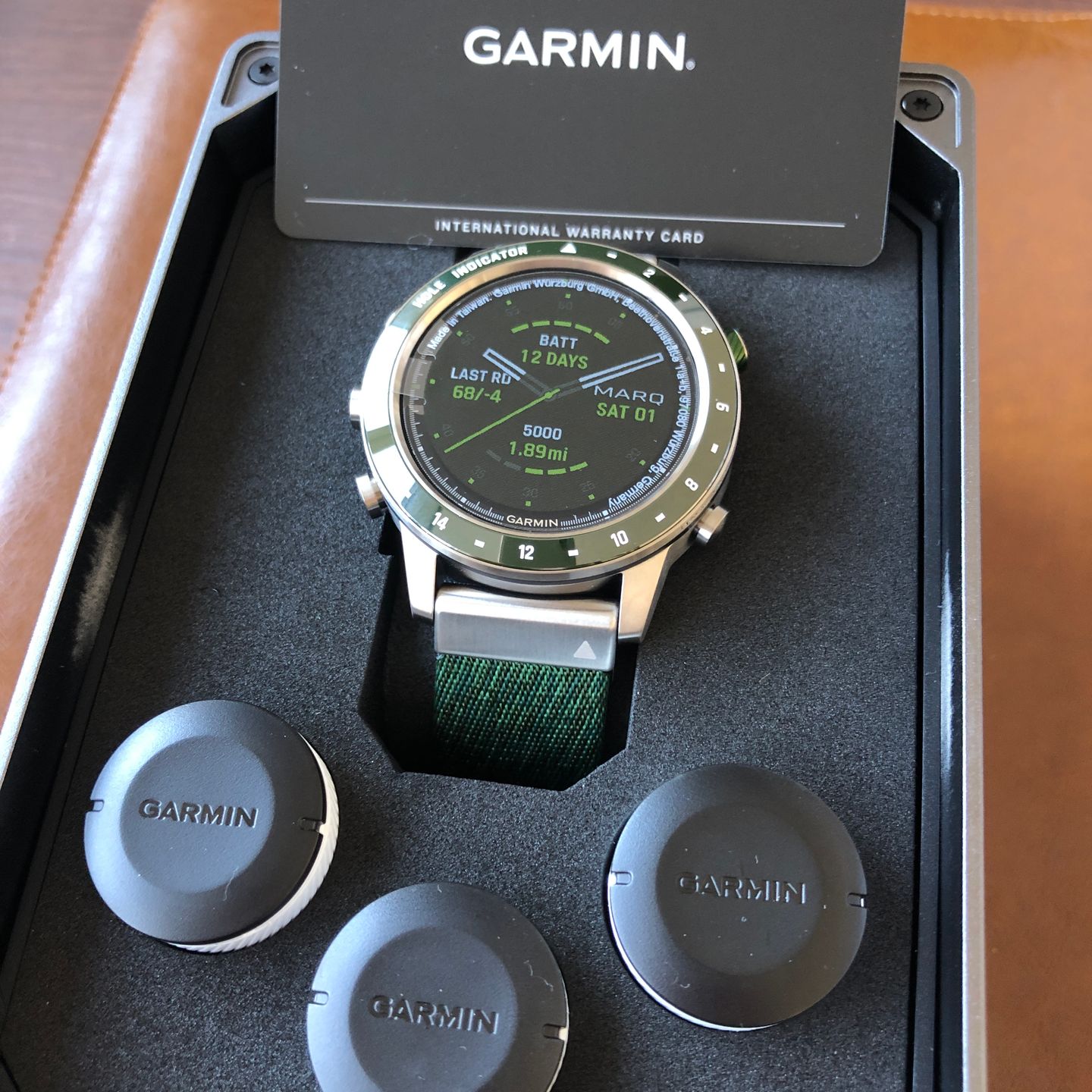 Garmin Marq Golfer 010-02395-00 (2022) - Black dial 44 mm Titanium case (2/8)