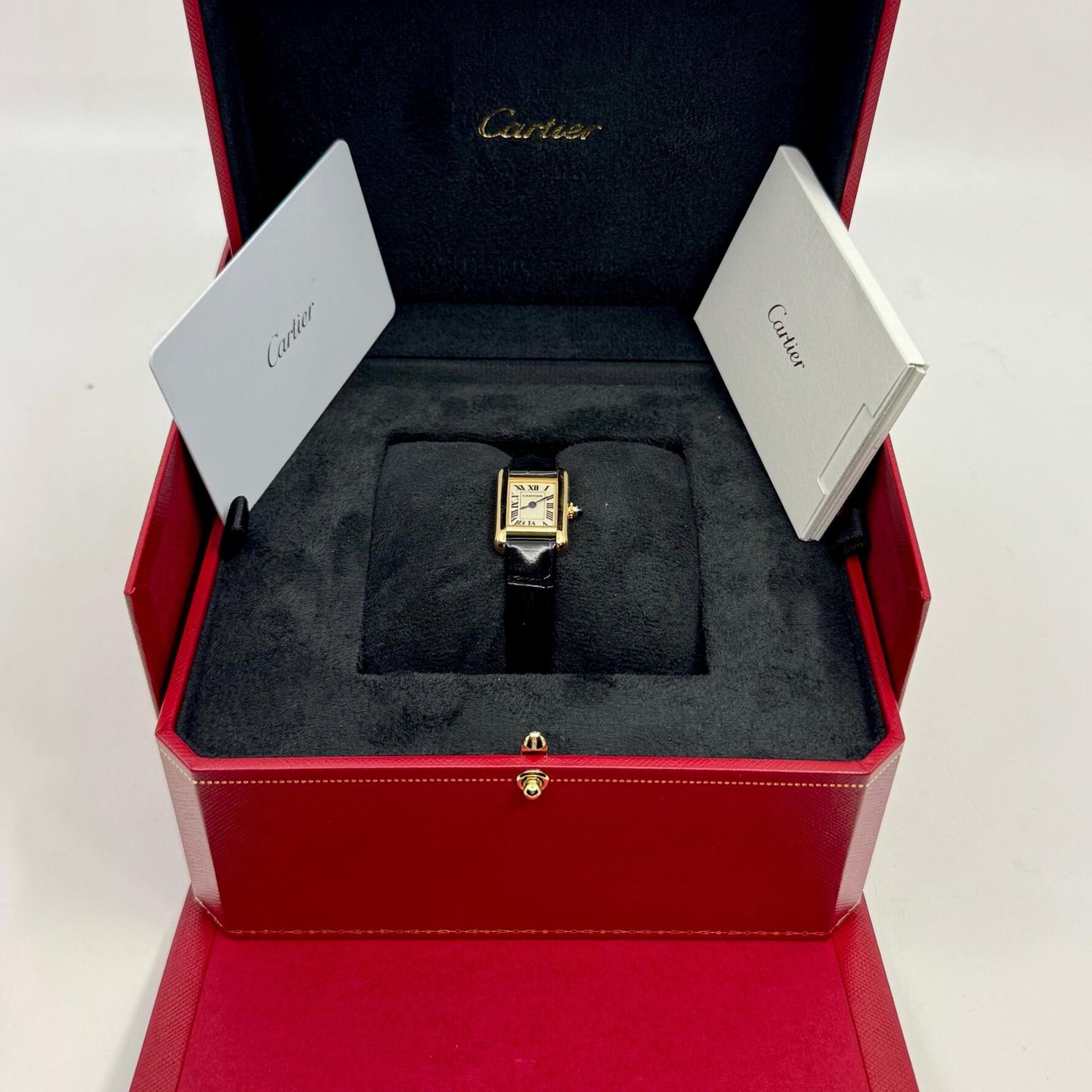 Cartier Tank Louis Cartier WGTA0352 (2025) - Silver dial 17 mm Yellow Gold case (4/8)