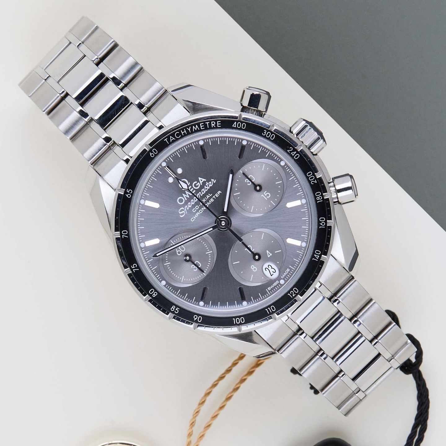 Omega Speedmaster 324.30.38.50.06.001 - (1/8)