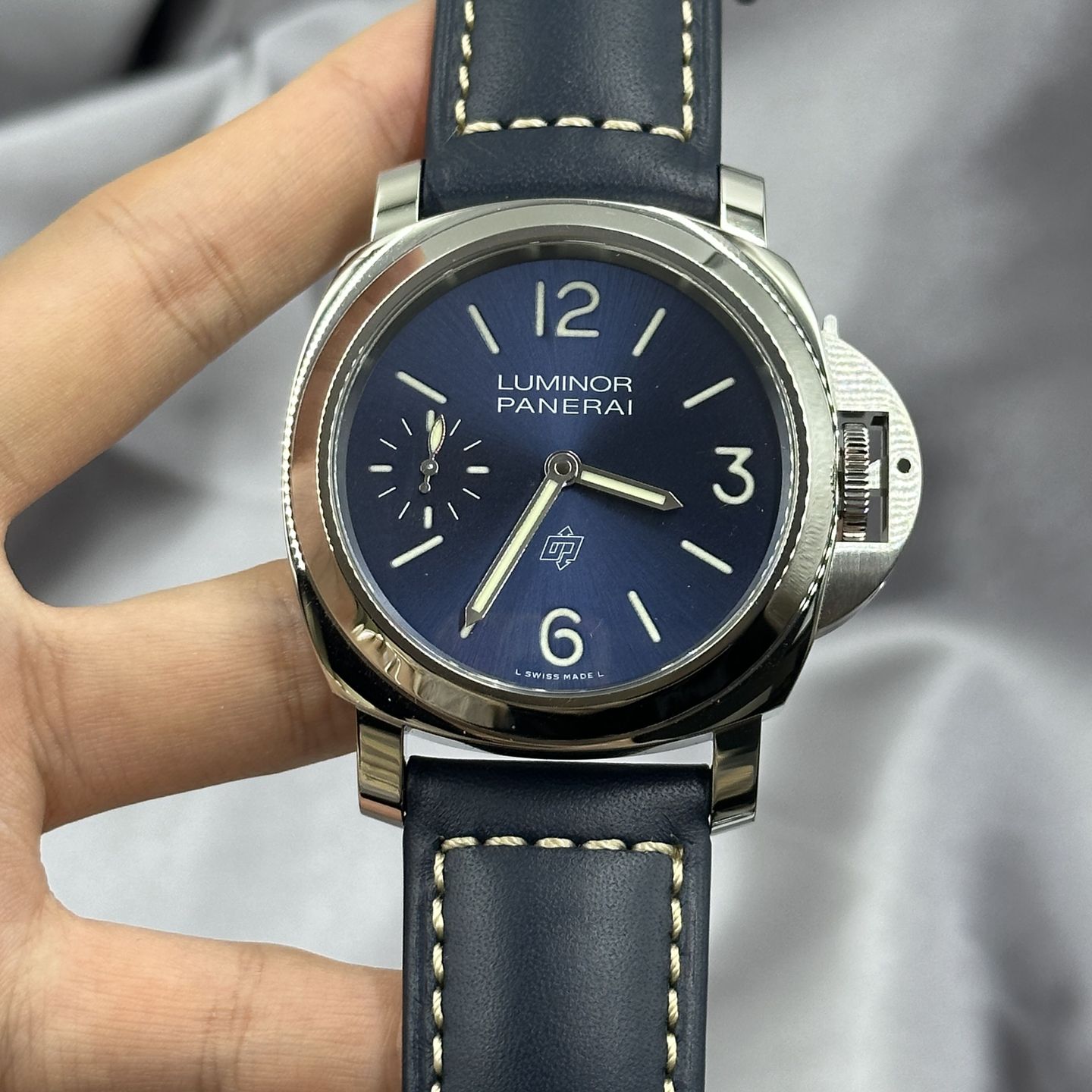 Panerai Luminor PAM01085 (2024) - Blauw wijzerplaat 44mm Staal (7/8)