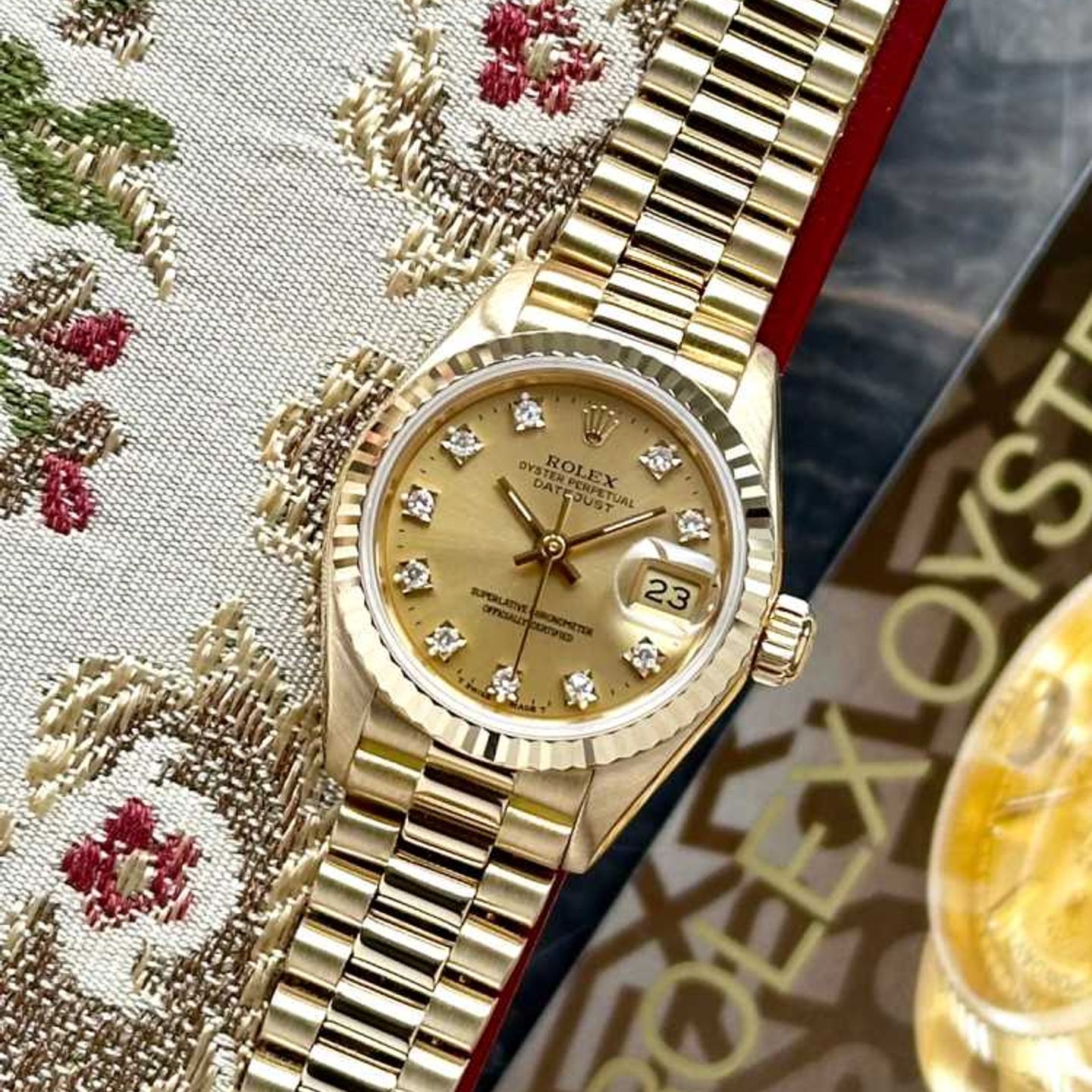 Rolex Lady-Datejust 69178 (1988) - Gold dial 26 mm Yellow Gold case (1/8)