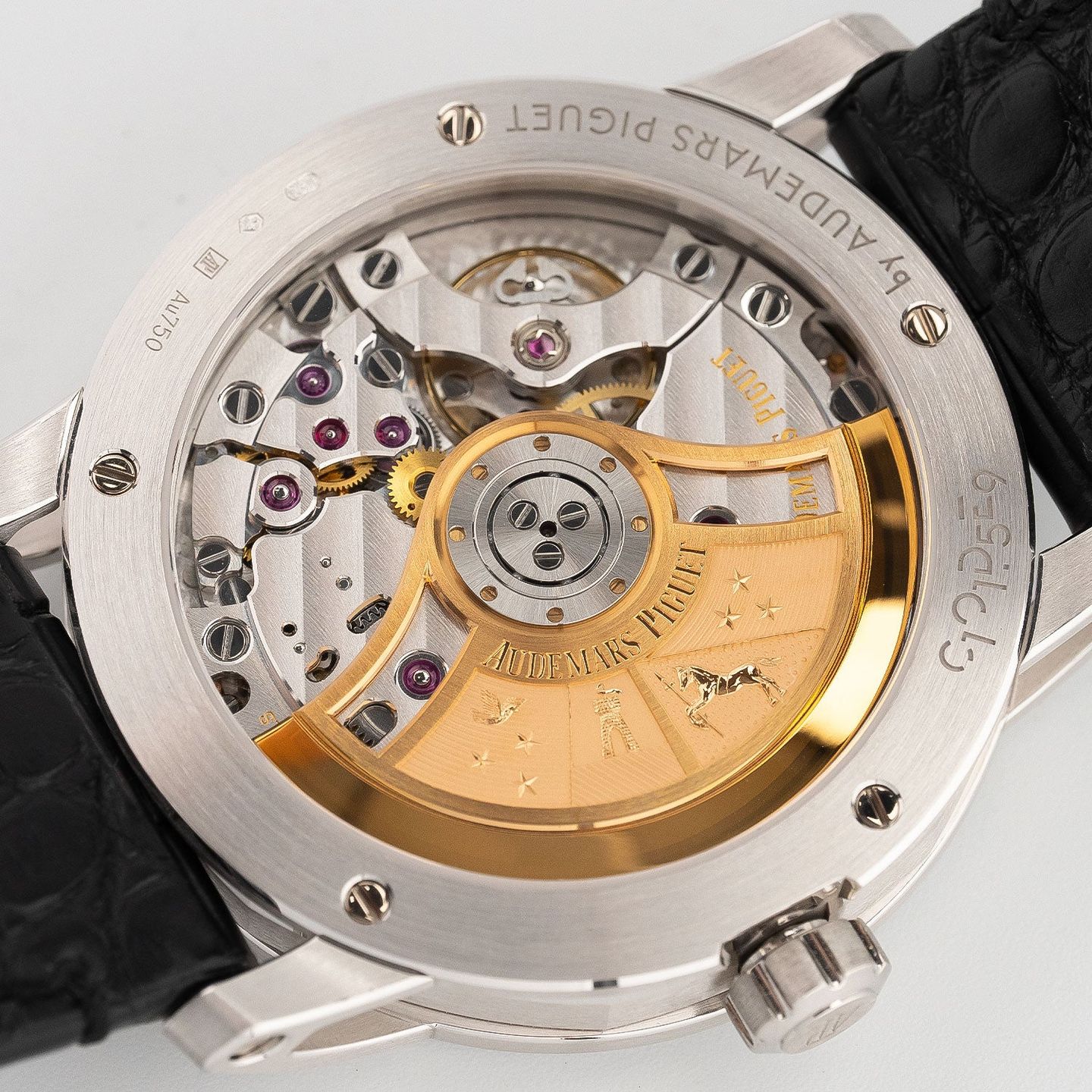 Audemars Piguet CODE 11.59 15210BC.OO.A068CR.01 (2022) - Red dial 41 mm White Gold case (5/6)