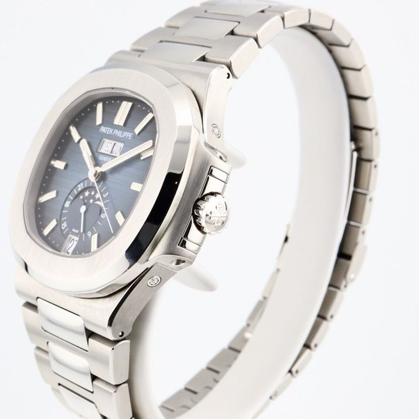 Patek Philippe Nautilus 5726/1A-014 (2019) - Blue dial 40 mm Steel case (3/8)