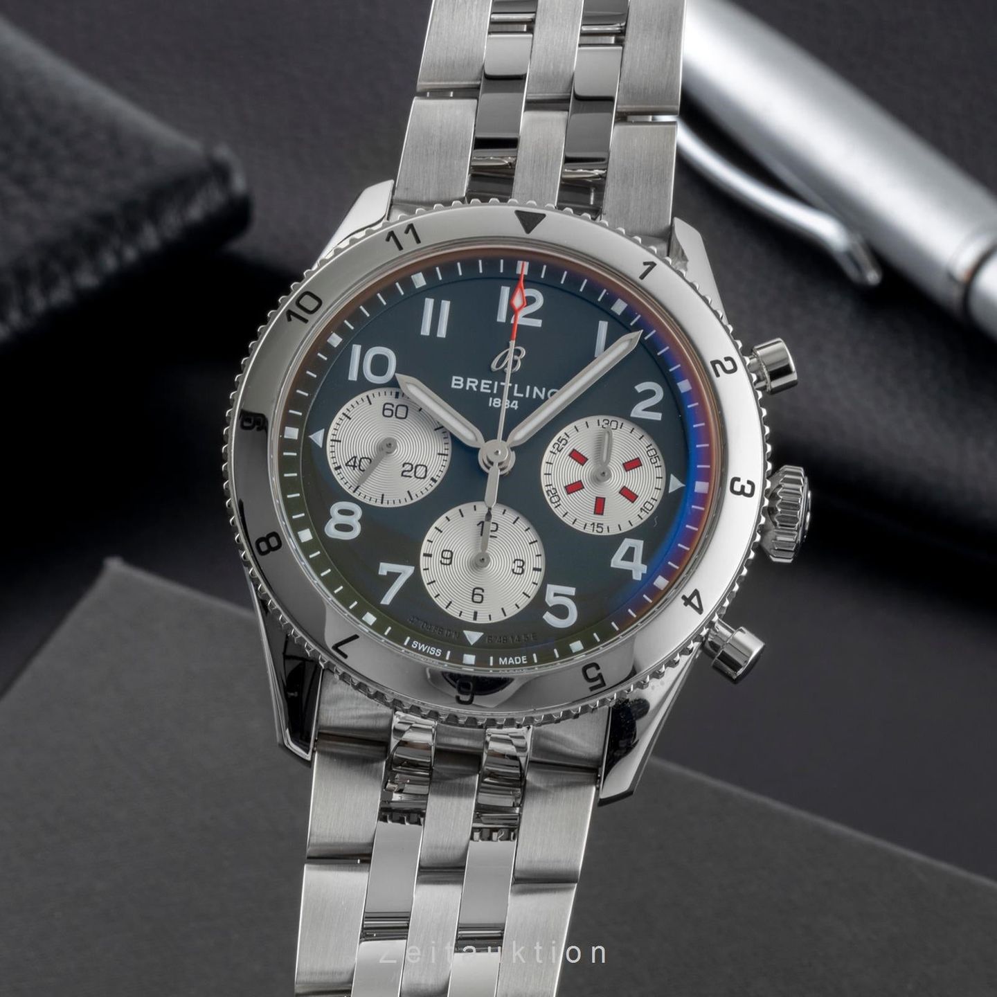 Breitling Classic AVI A233802A1L1A1 - (1/8)