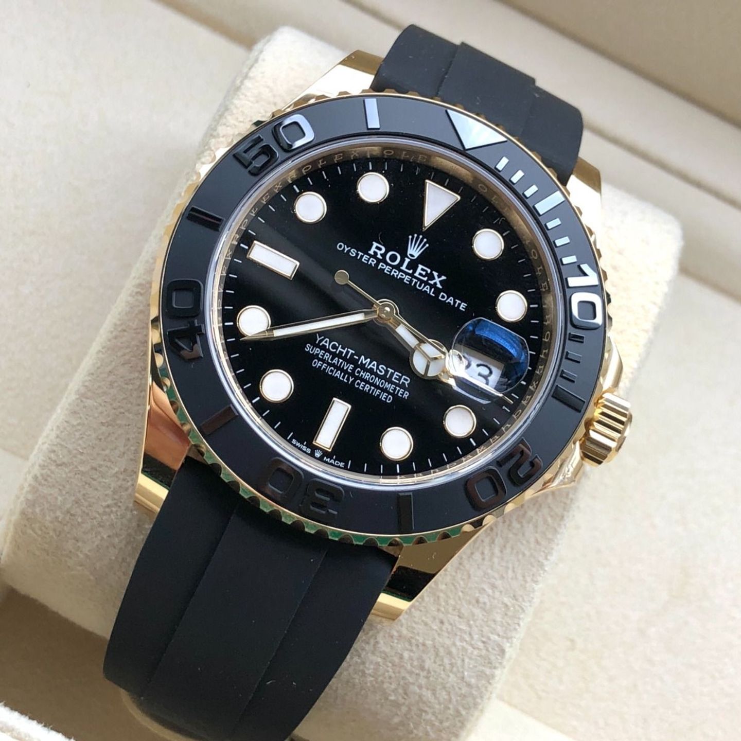 Rolex Yacht-Master 42 226658 (2022) - Black dial 40 mm Yellow Gold case (4/8)