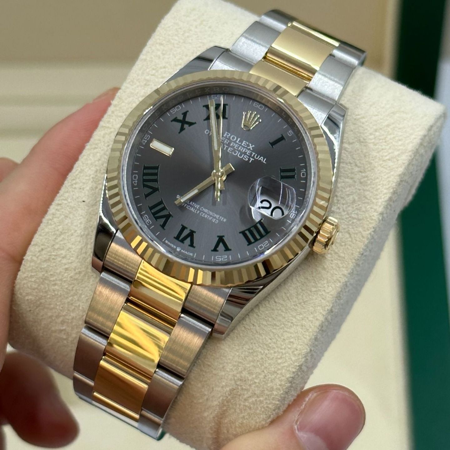 Rolex Datejust 36 126233 (2022) - Grey dial 36 mm Gold/Steel case (8/8)