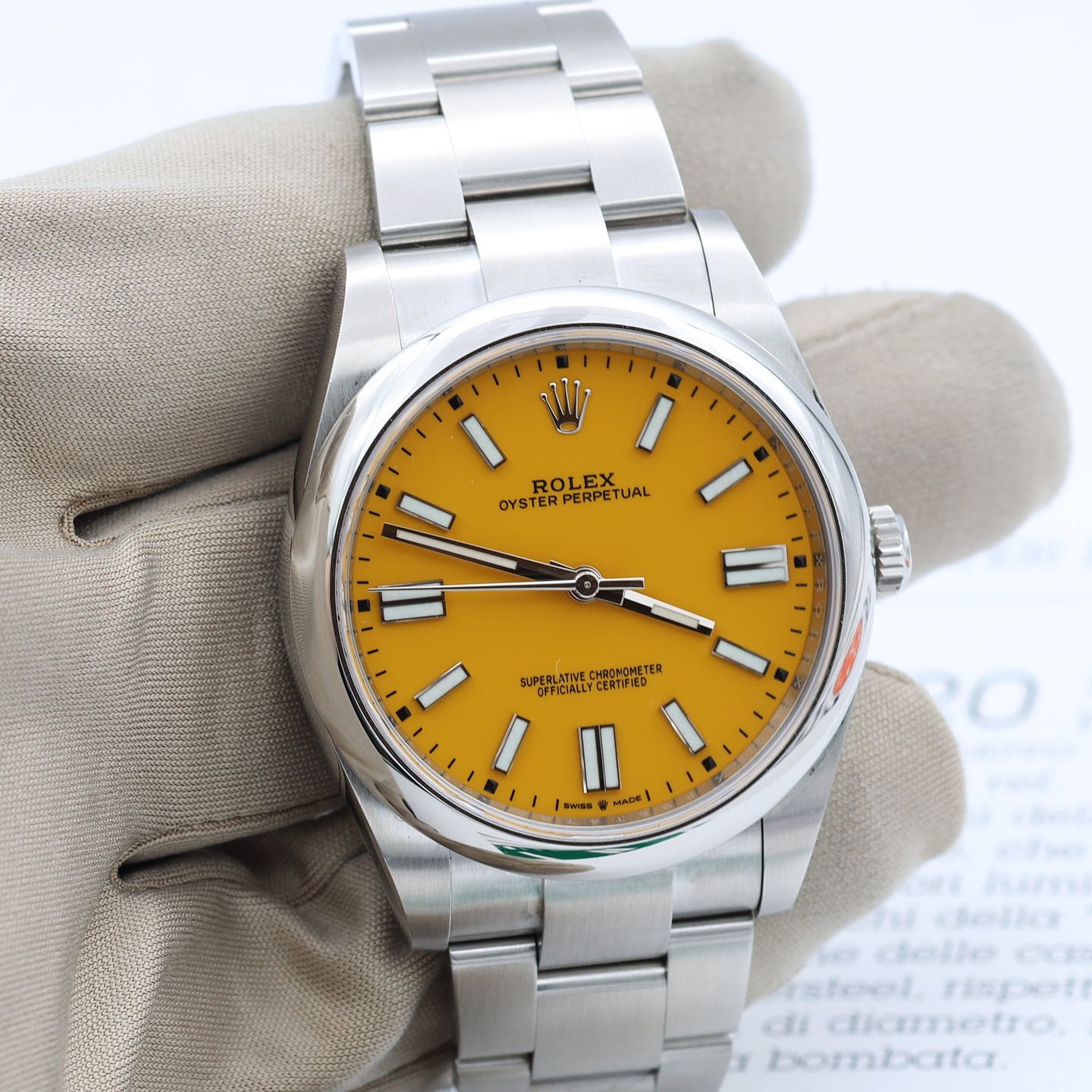 Rolex Oyster Perpetual 41 124300 (2021) - Yellow dial 41 mm Steel case (6/8)