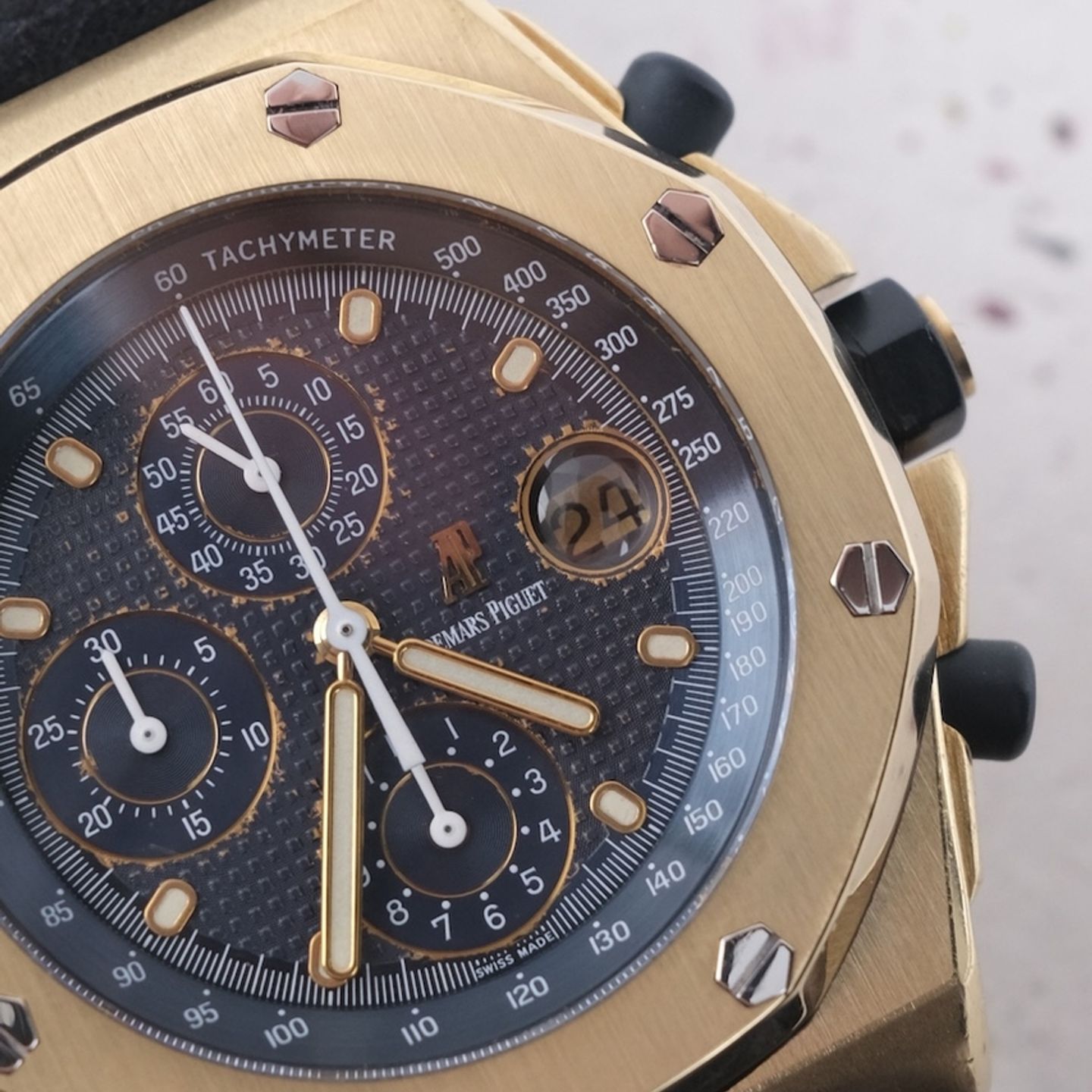 Audemars Piguet Royal Oak Offshore Chronograph 25770BA (1996) - Gold dial 42 mm Yellow Gold case (4/8)