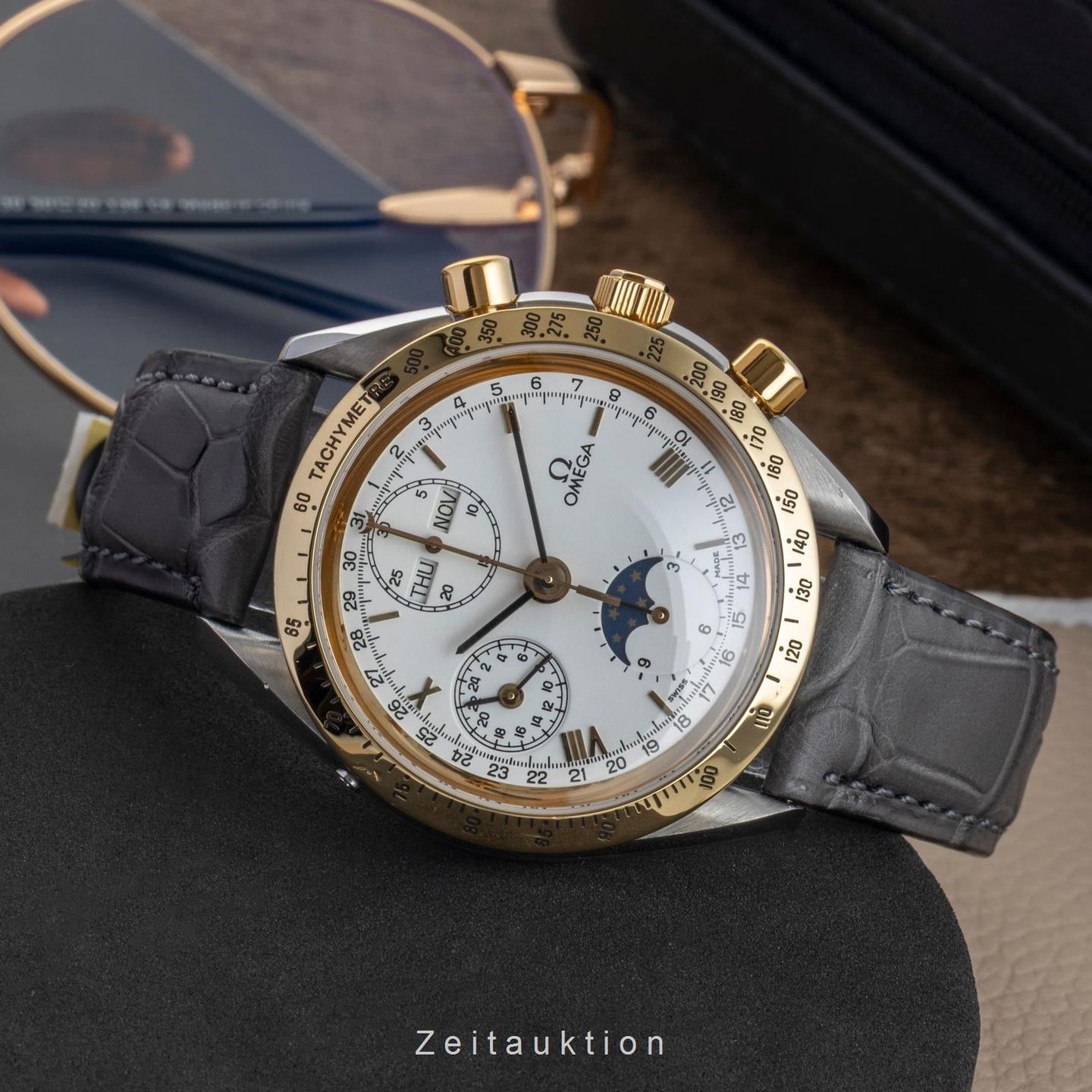 Omega Speedmaster Reduced 3131.20 (1991) - Wit wijzerplaat 39mm Goud/Staal (2/8)