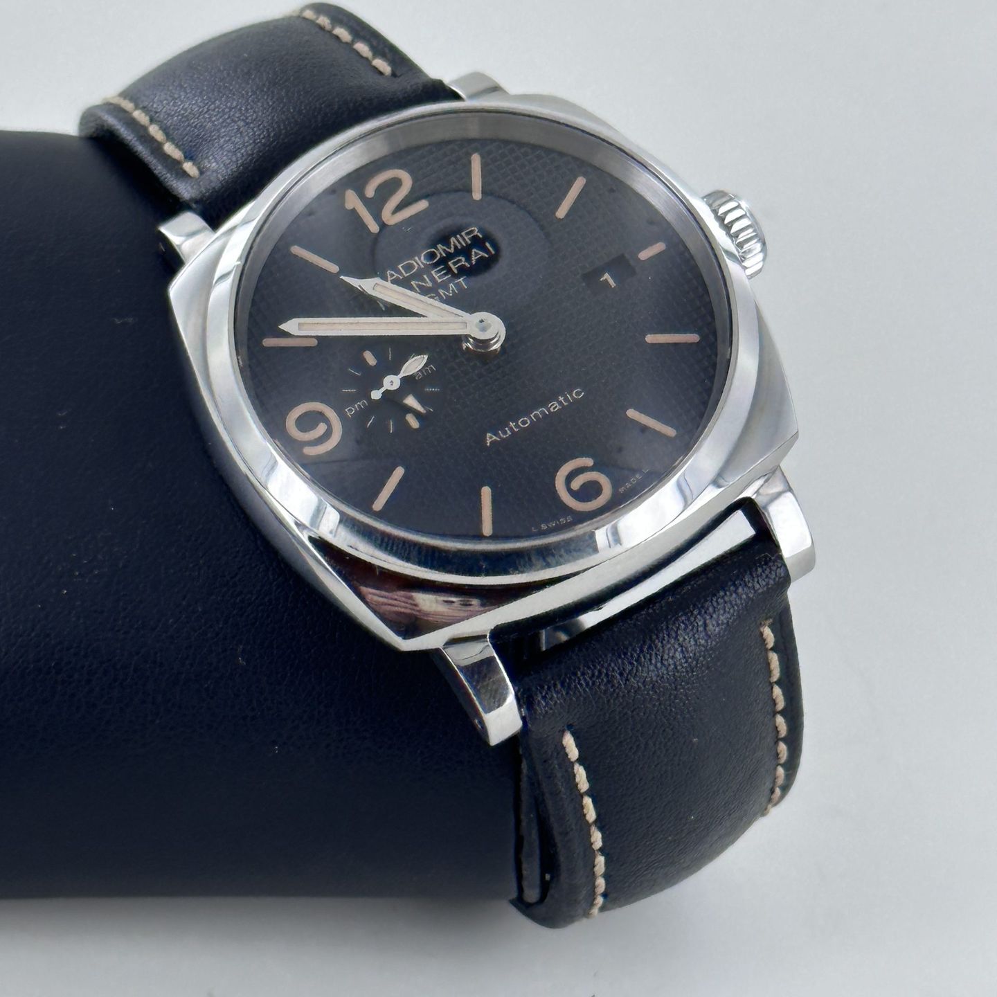 Panerai Radiomir 1940 3 Days Automatic PAM00627 (Unknown (random serial)) - Black dial 44 mm Titanium case (1/4)