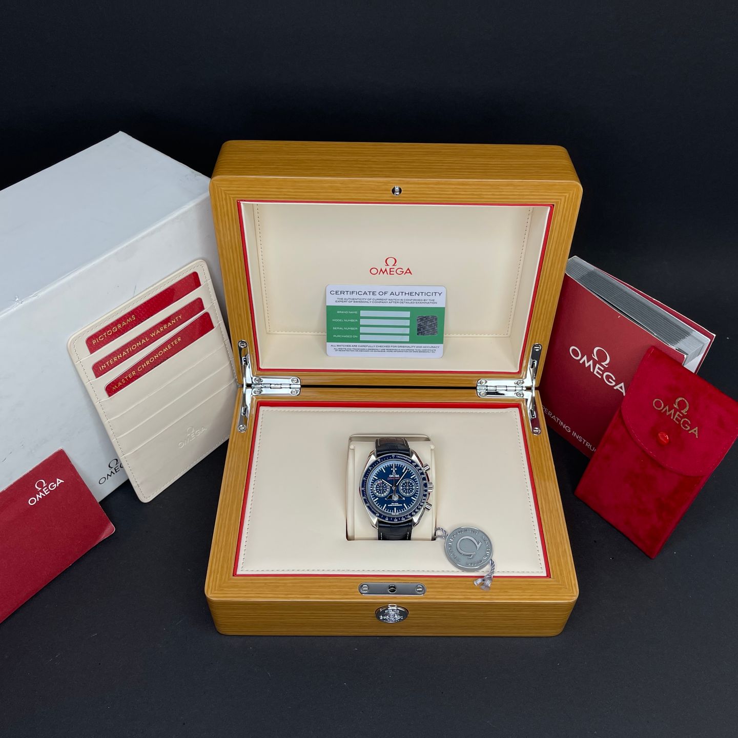 Omega Speedmaster Professional Moonwatch Moonphase 304.33.44.52.03.001 (2016) - Blauw wijzerplaat 44mm Staal (2/7)