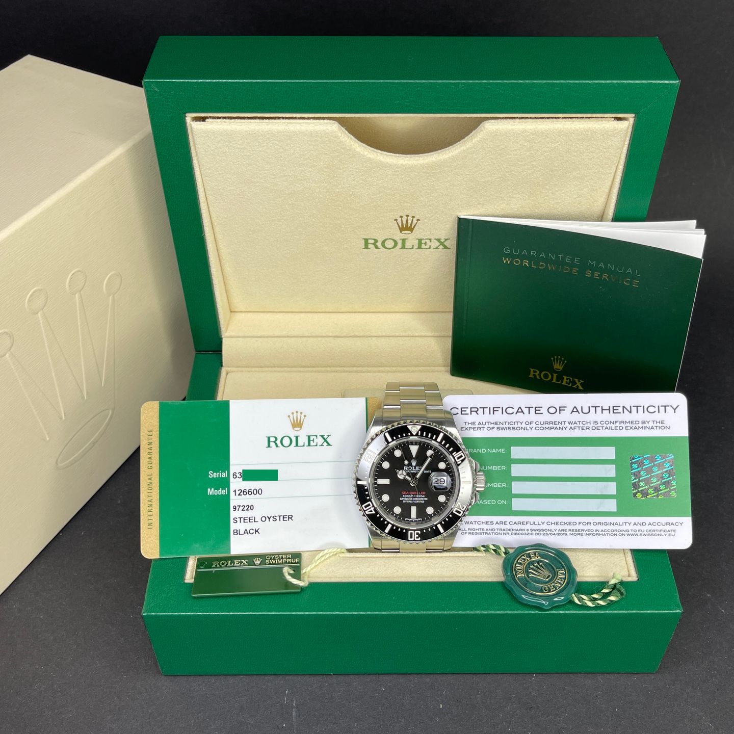 Rolex Sea-Dweller 126600 (2017) - Zwart wijzerplaat 43mm Staal (2/7)