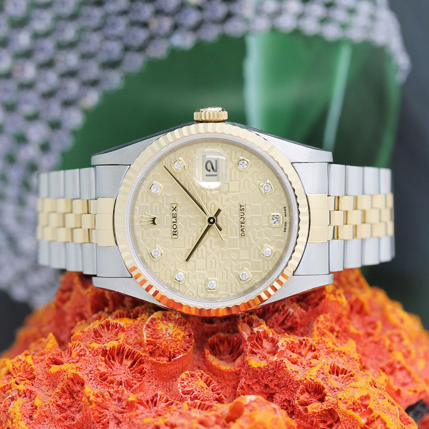 Rolex Datejust 36 16233 (1996) - Champagne dial 36 mm Gold/Steel case (2/8)