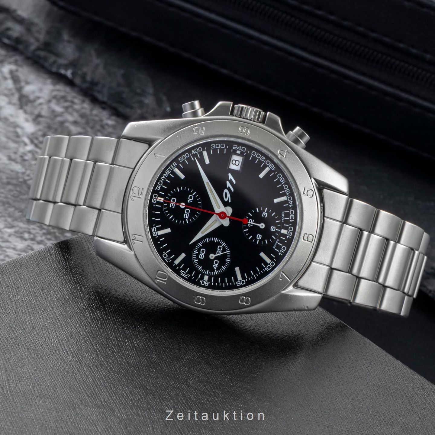 IWC Porsche Design IW3732 (1999) - Black dial 36 mm Titanium case (2/8)